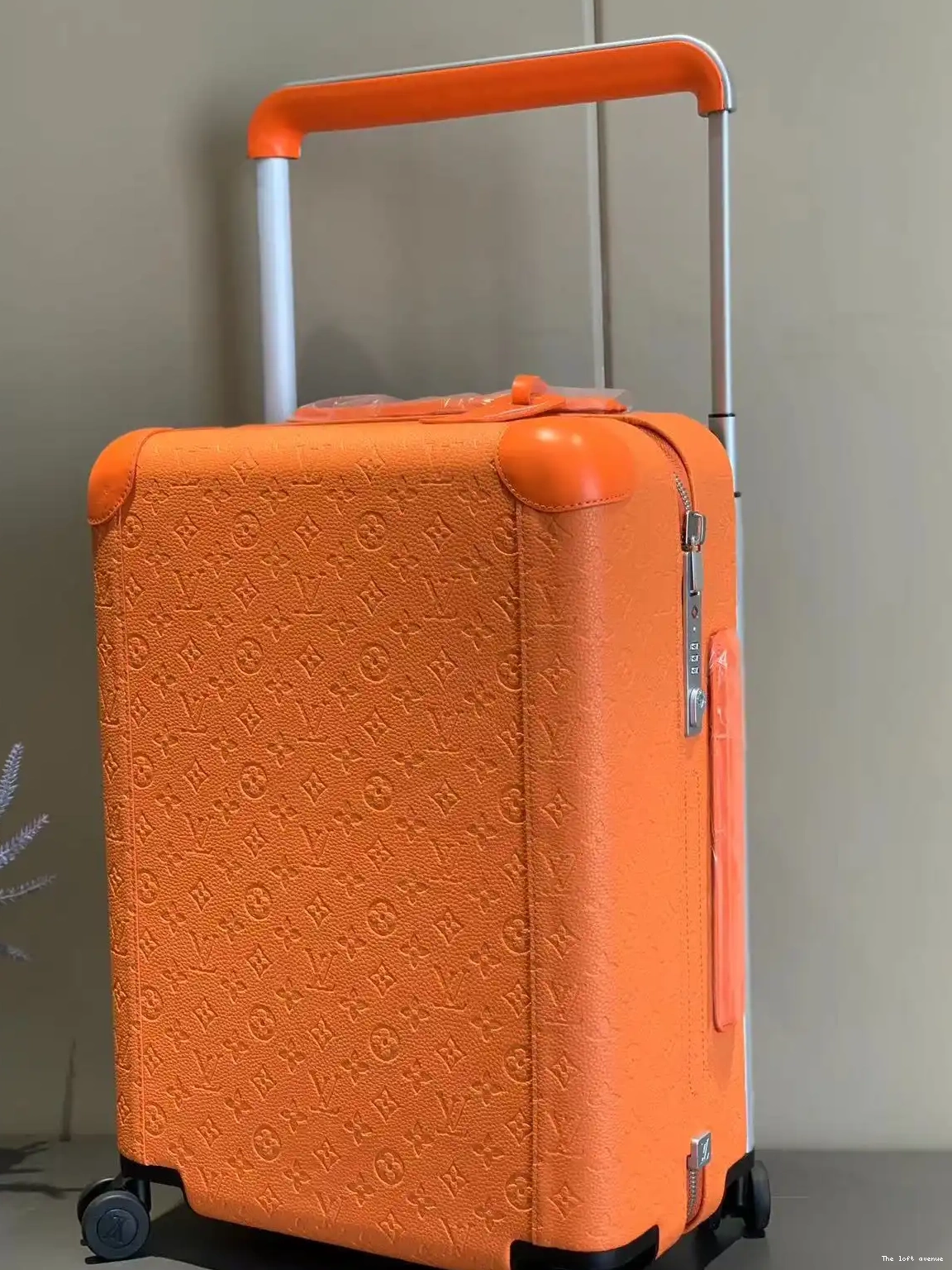 ORANGE SUITCASE 55 HORIZON CUSTOM TAURILLON 37L 0522